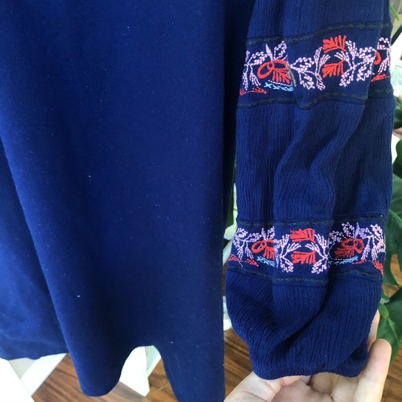 Embroidered Sleeves Dress 🤍 - Picture 2 of 4